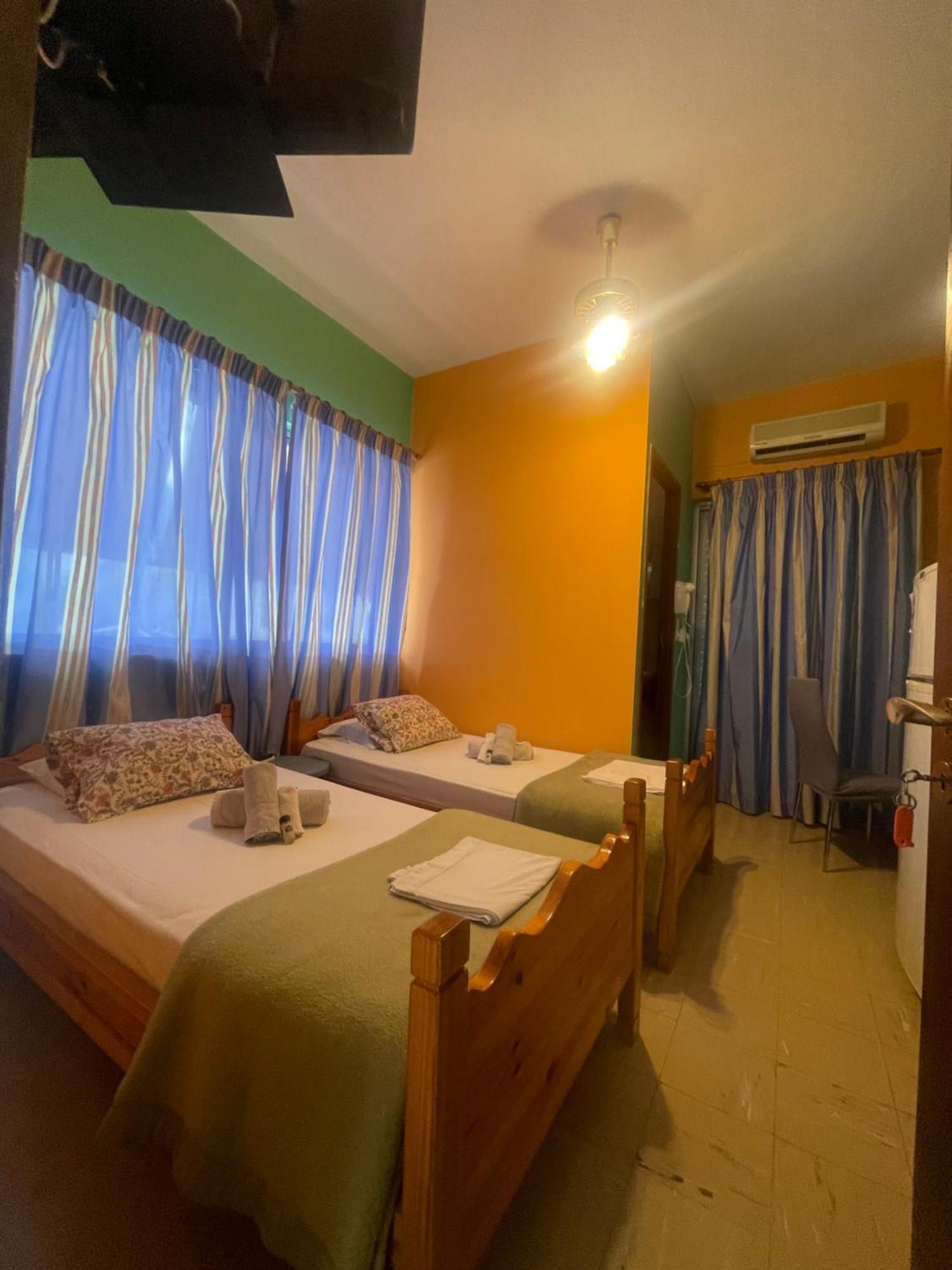 Pislis Rooms كامينا فورلا المظهر الخارجي الصورة